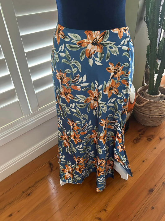ATOMS&HERE Skirt Size 12