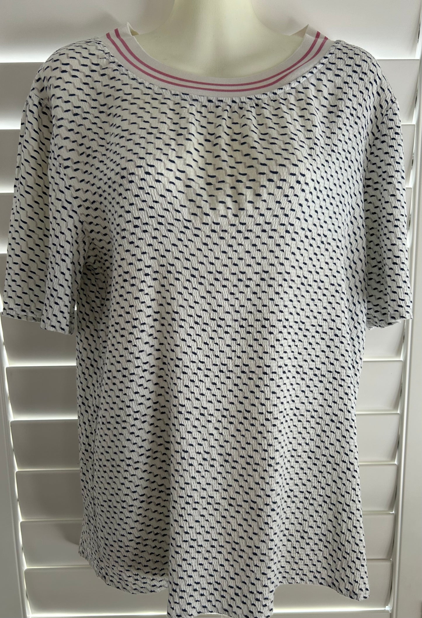 SKIN and THREADS top Size 1