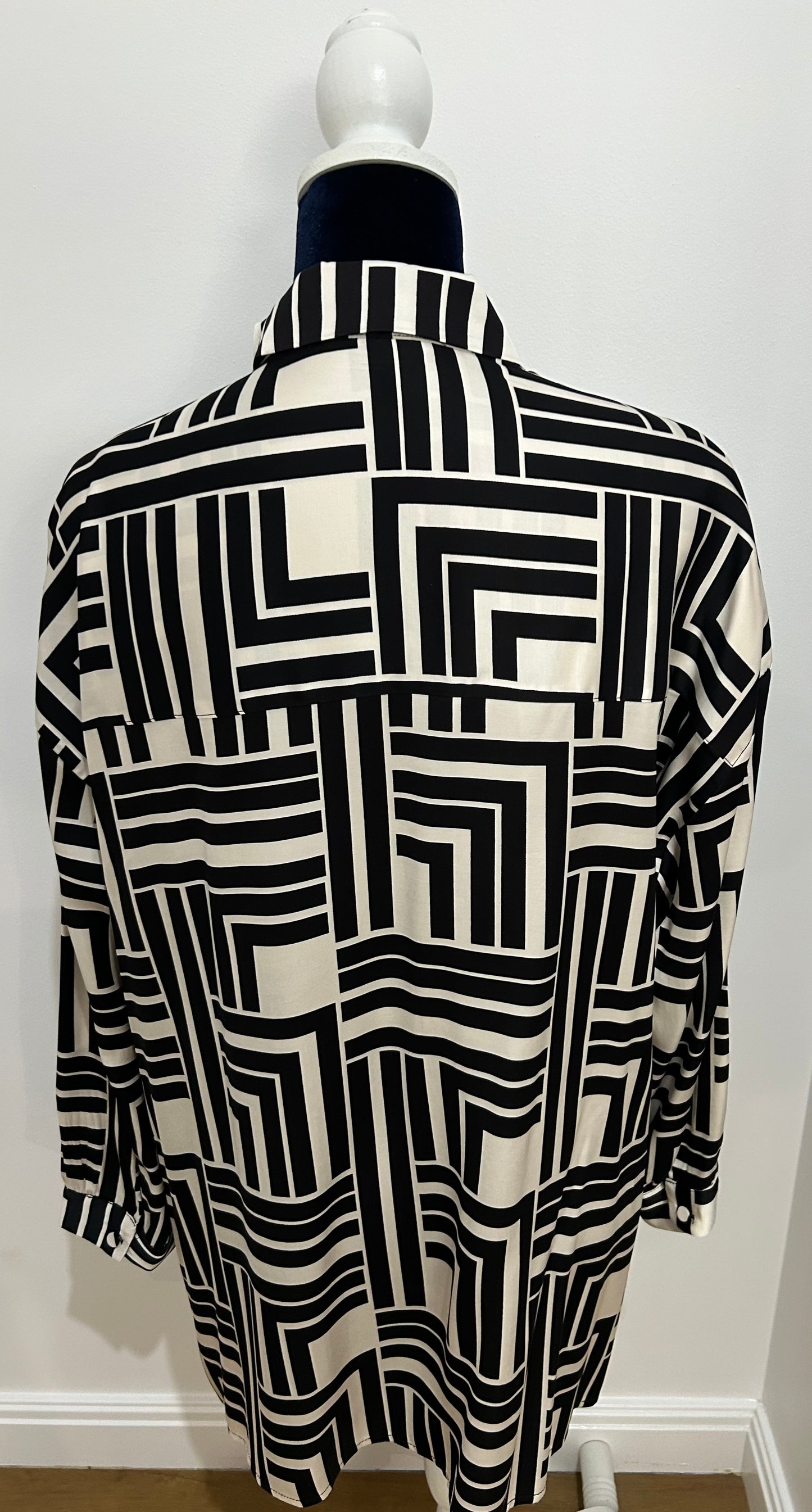 DECJUBA shirt size L