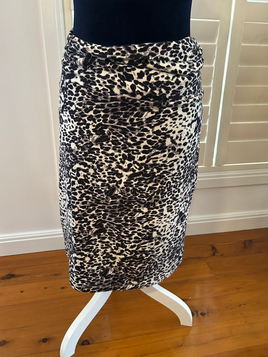 Katie’s skirt size M