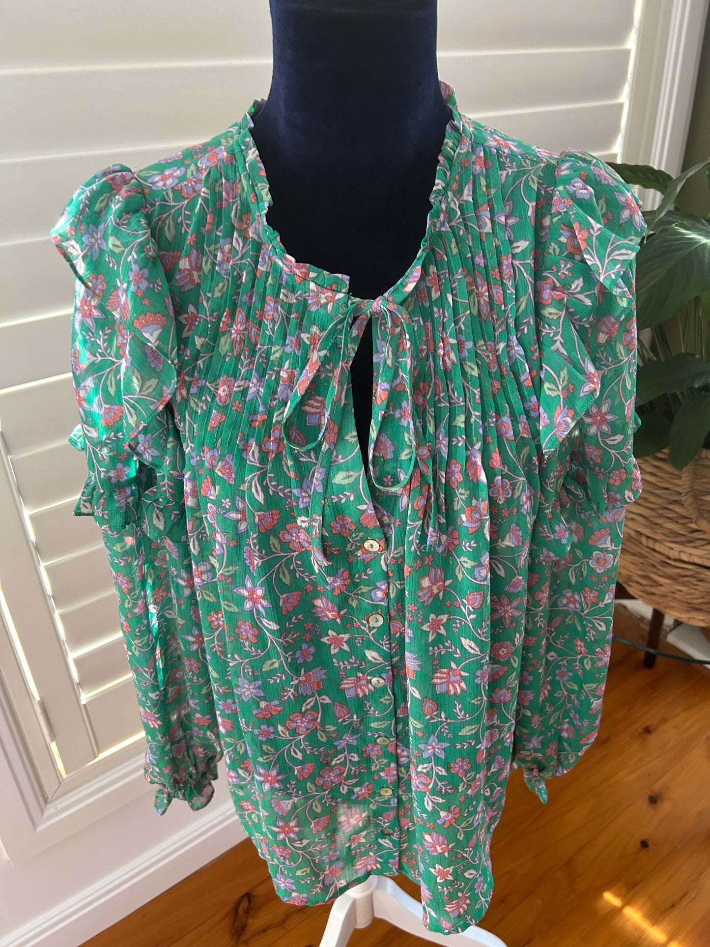 Sportsgirl blouse size 8