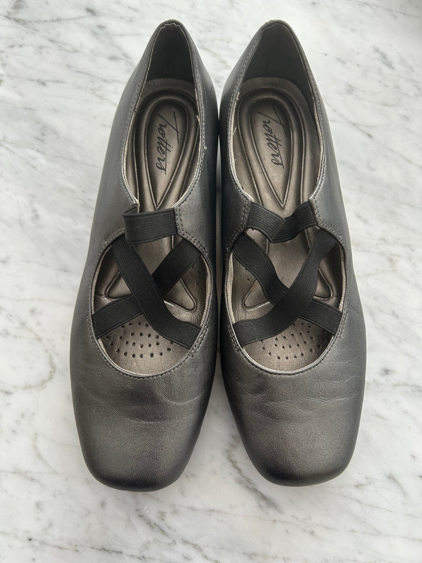 Trotters flats size 8m