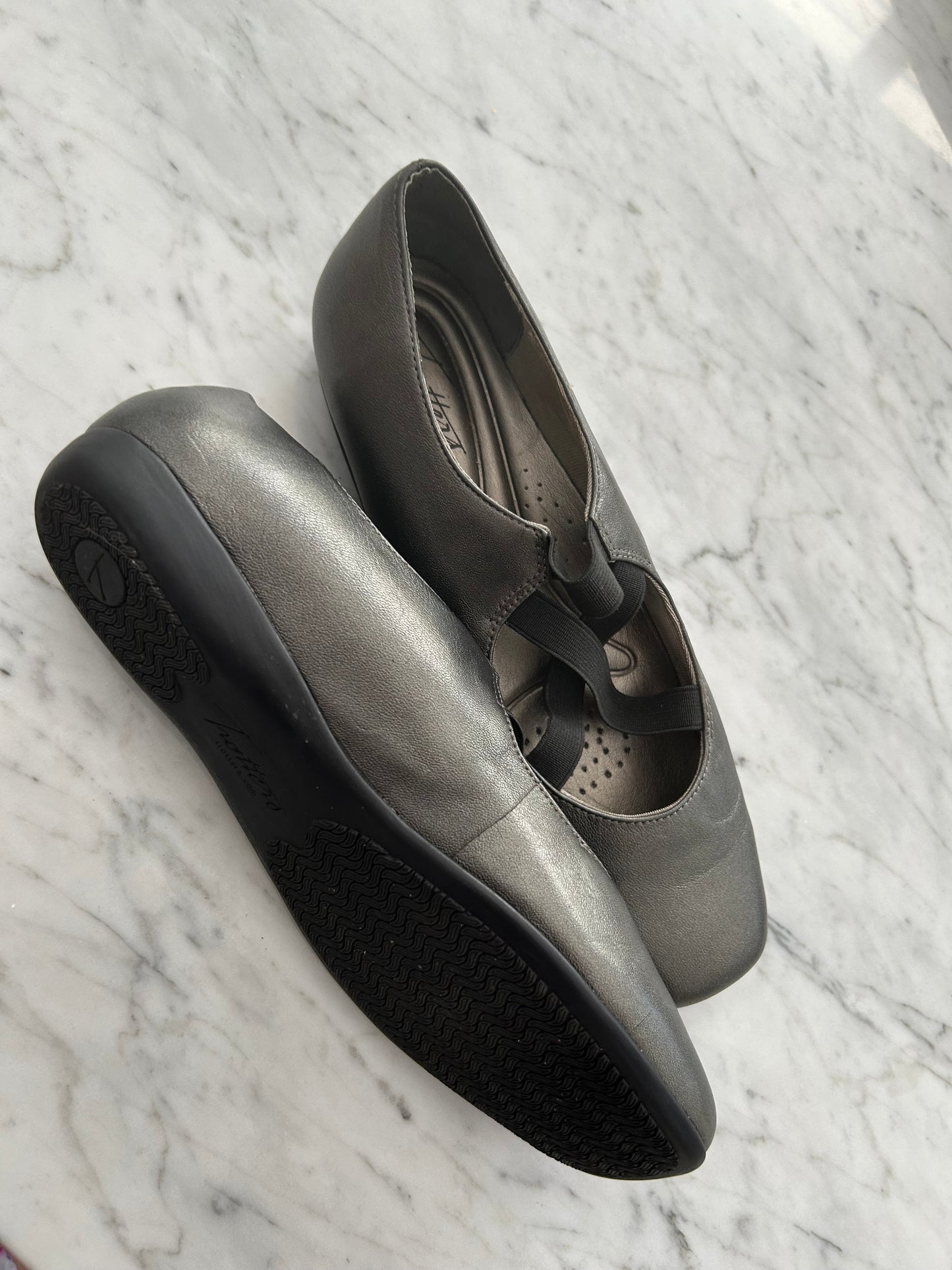 Trotters flats size 8m
