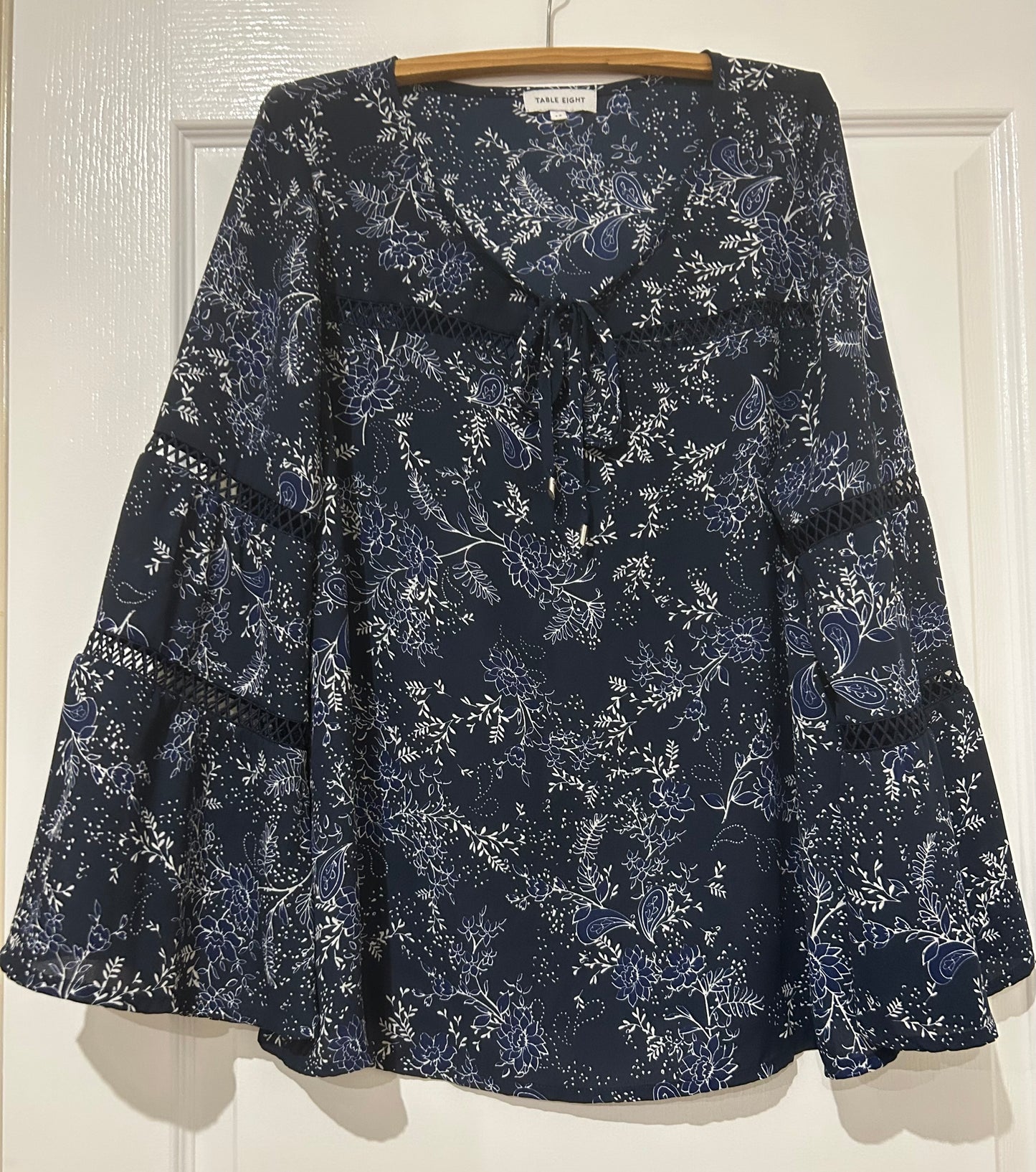 Table Eight top size 14