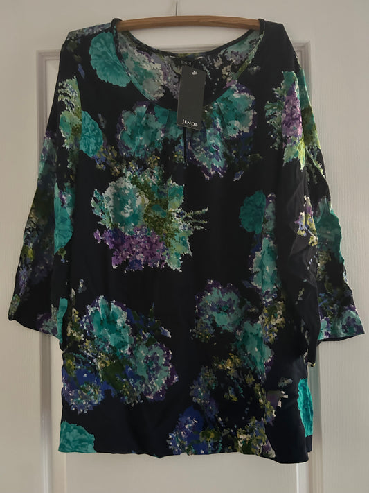 JENDI top size 18