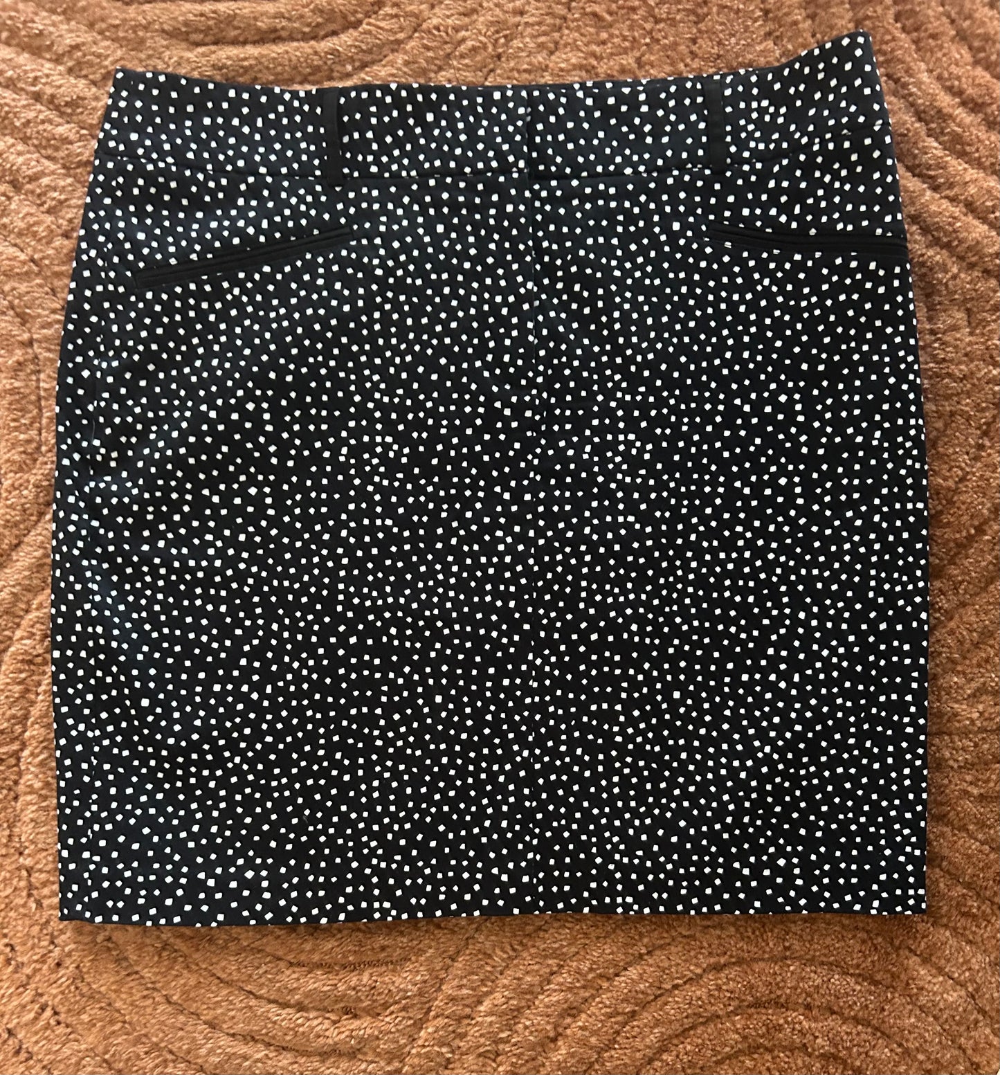 Jacqui E skirt size 18