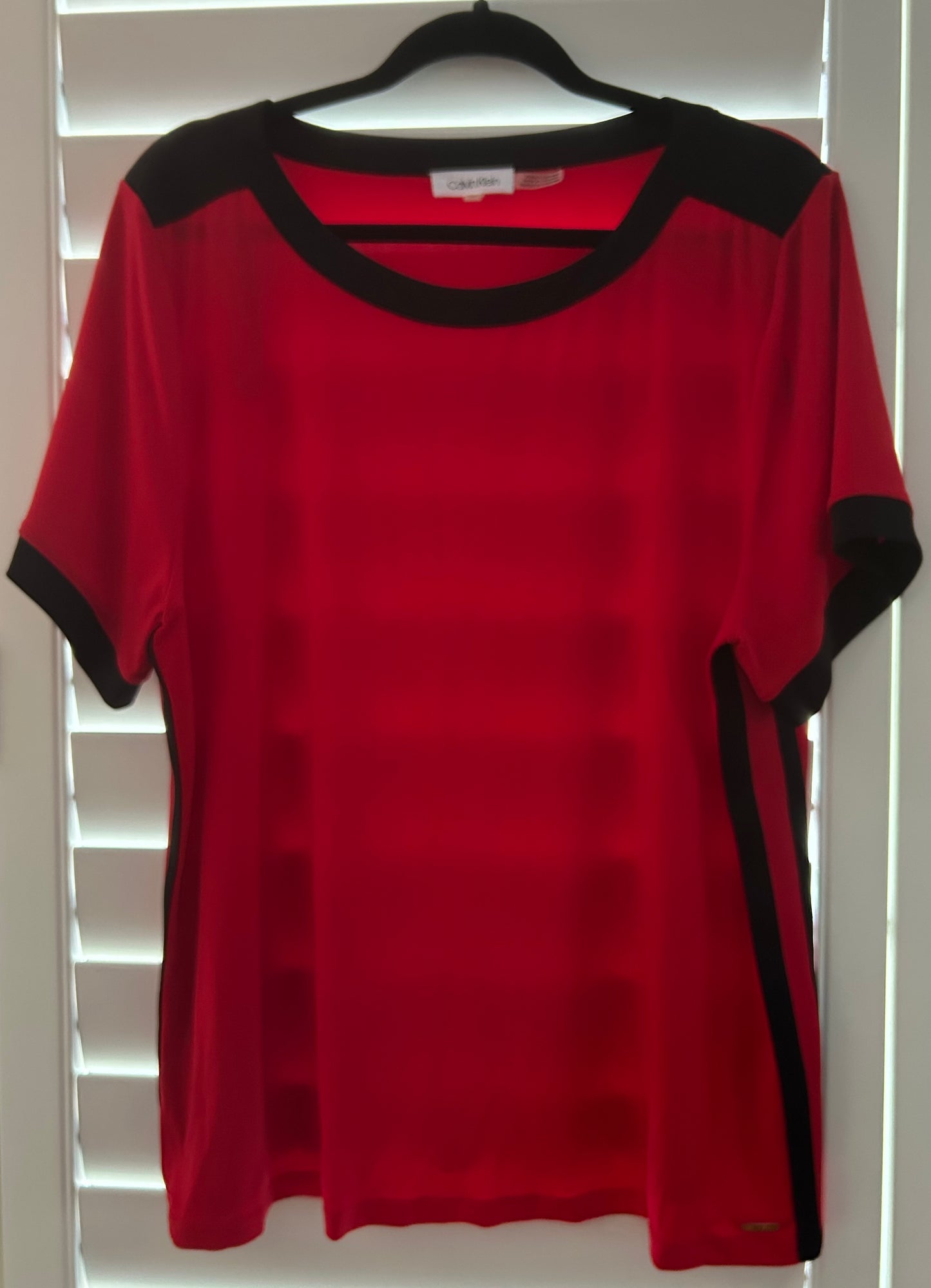 Calvin Klein top size XL