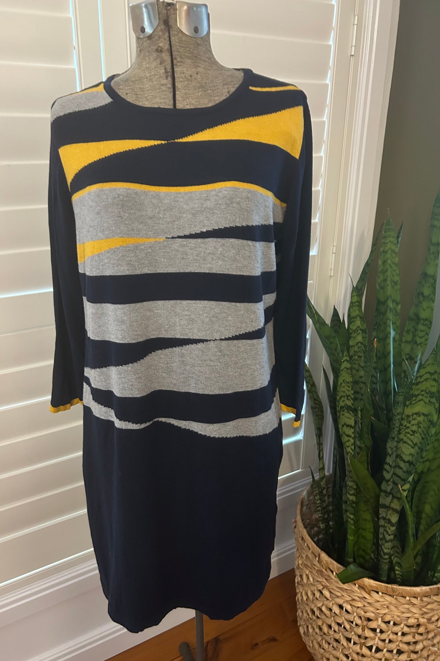 W LANE long line jumper size L