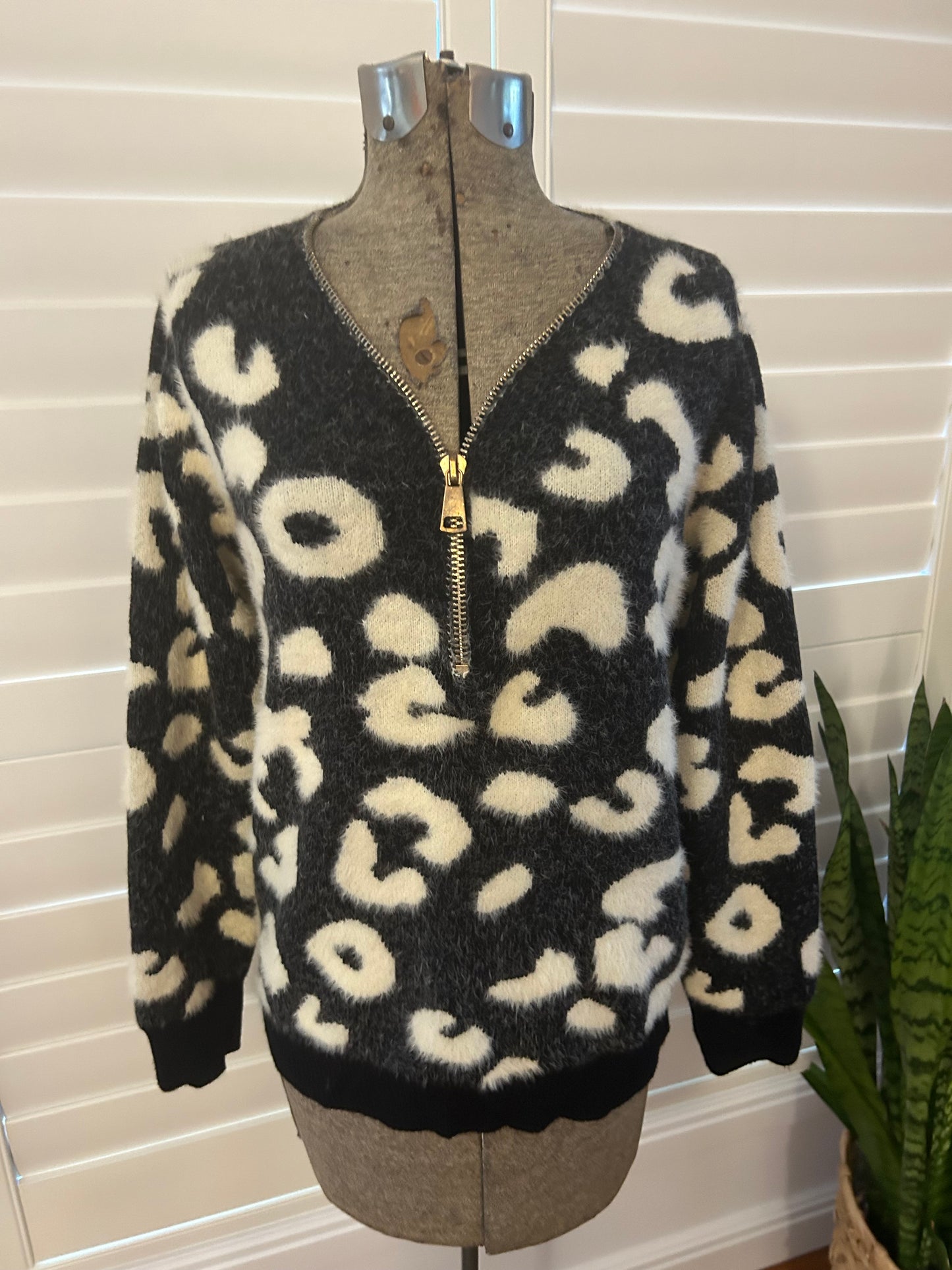 Beauty fashion jumper size L