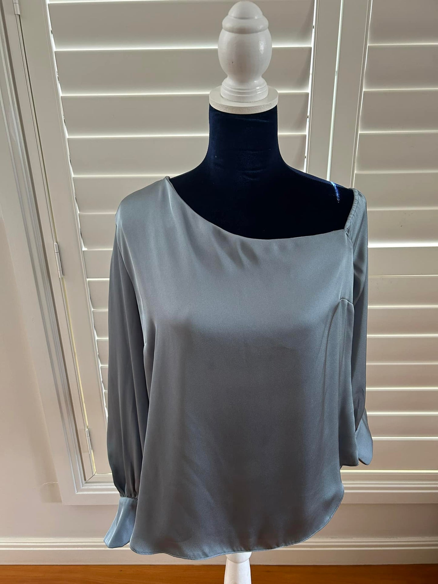 FOREVER NEW Top size 16