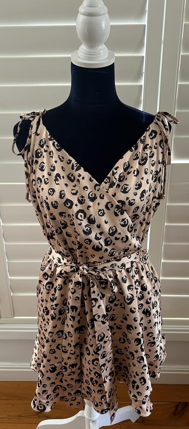 TUSSAH Dress size 16