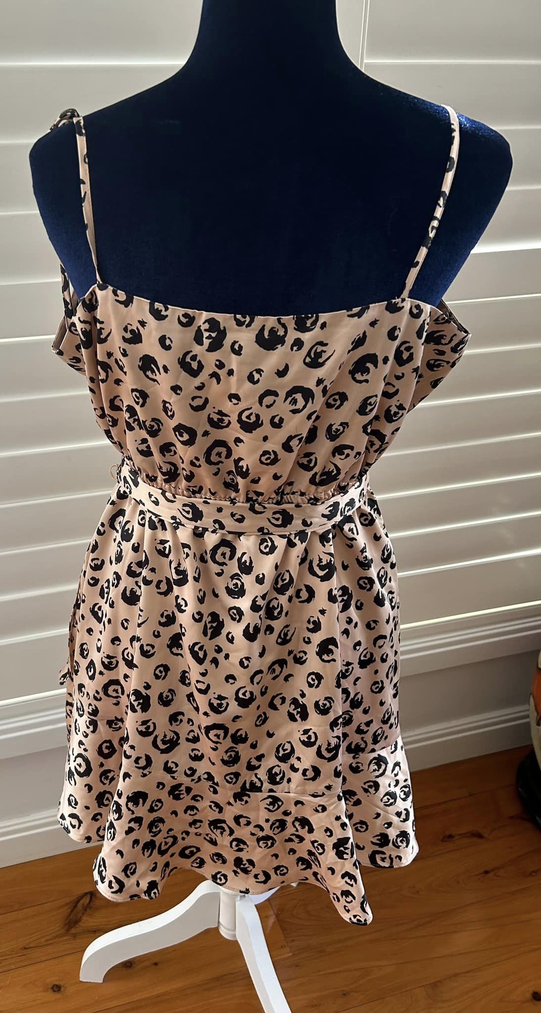 TUSSAH Dress size 16