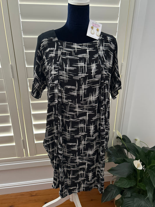 VERONIKA MAINE shift dress size 14