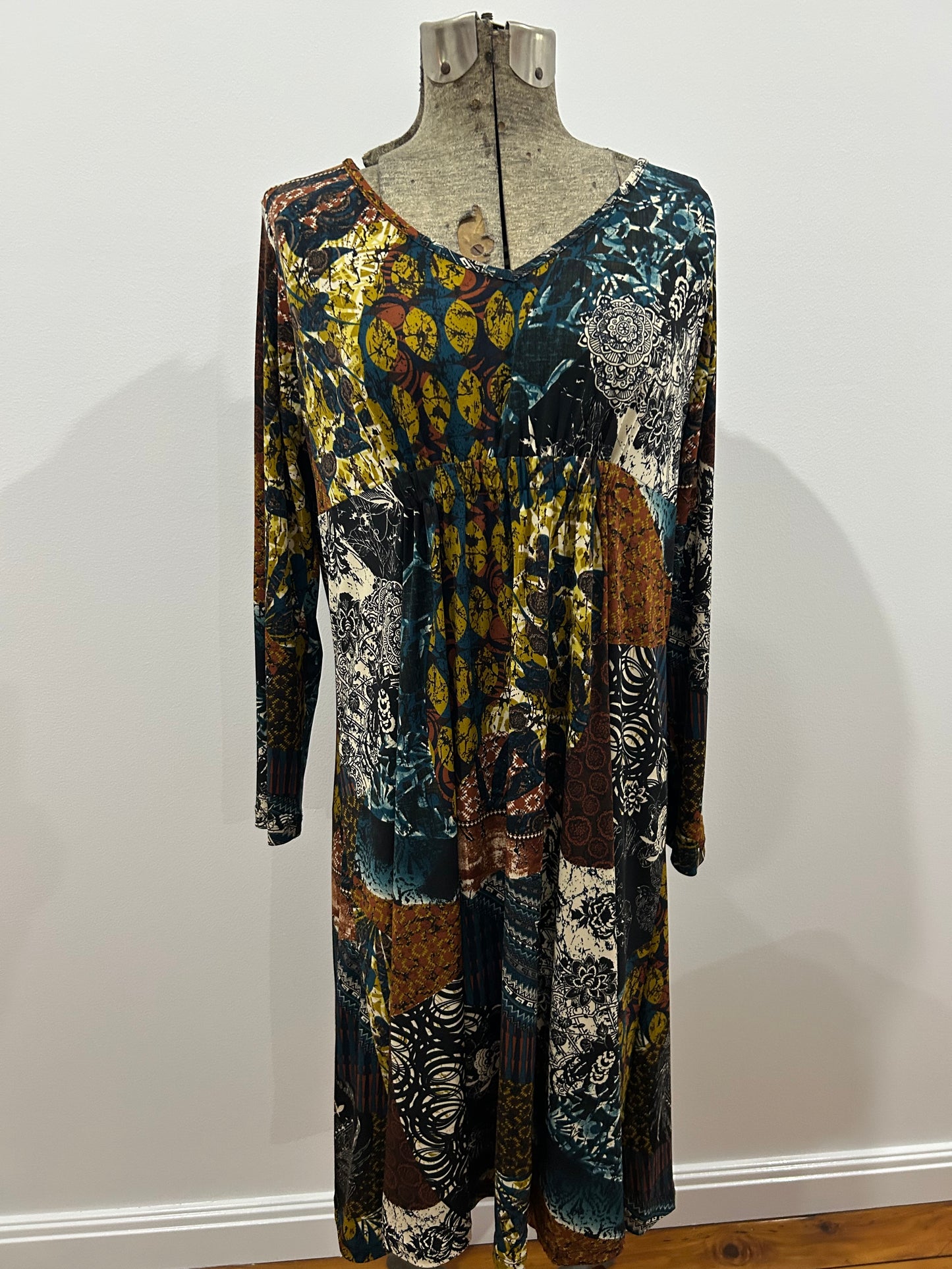 Sandra Soulos dress Size 16