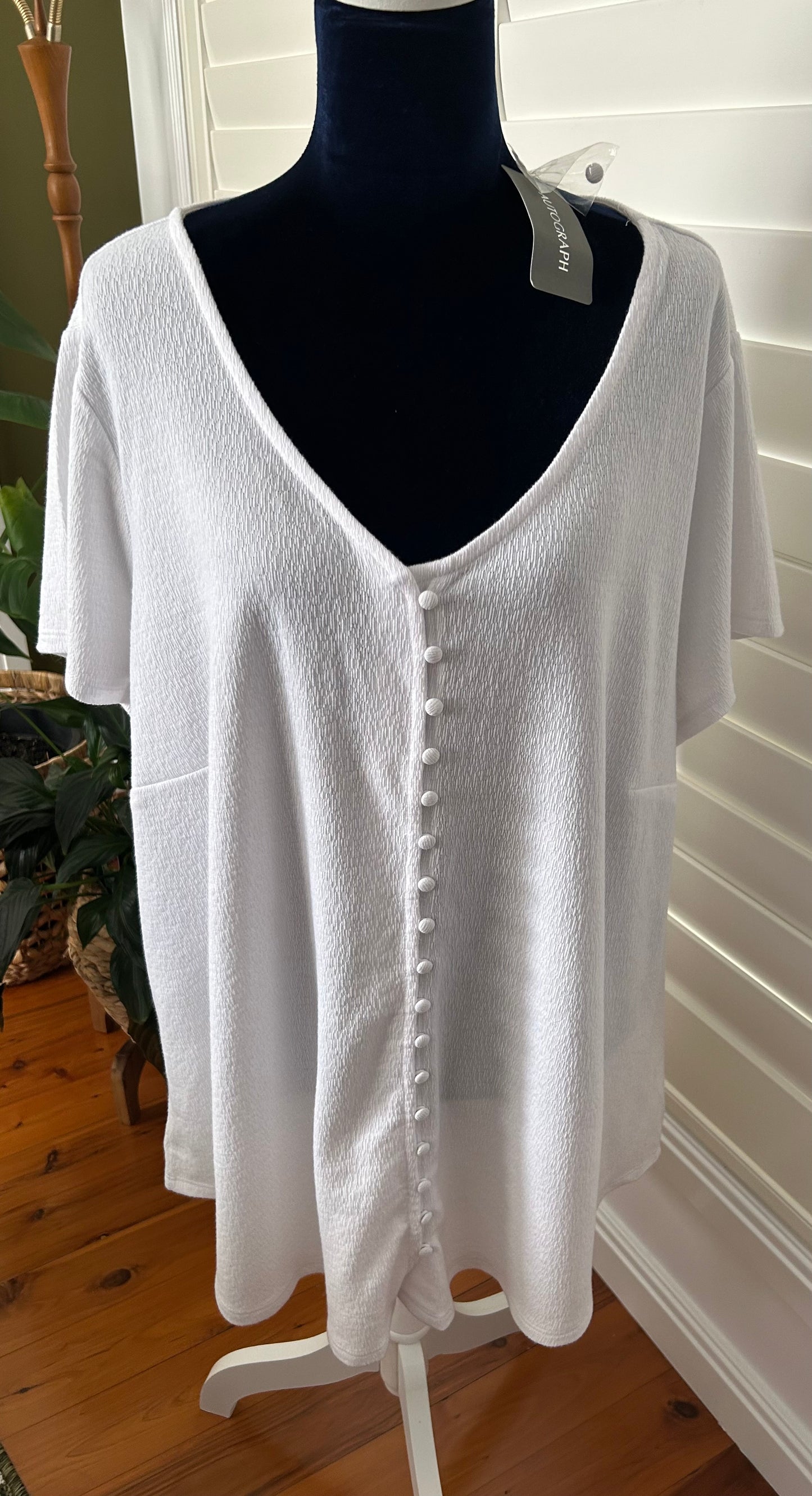 AUTOGRAPH top Size 24
