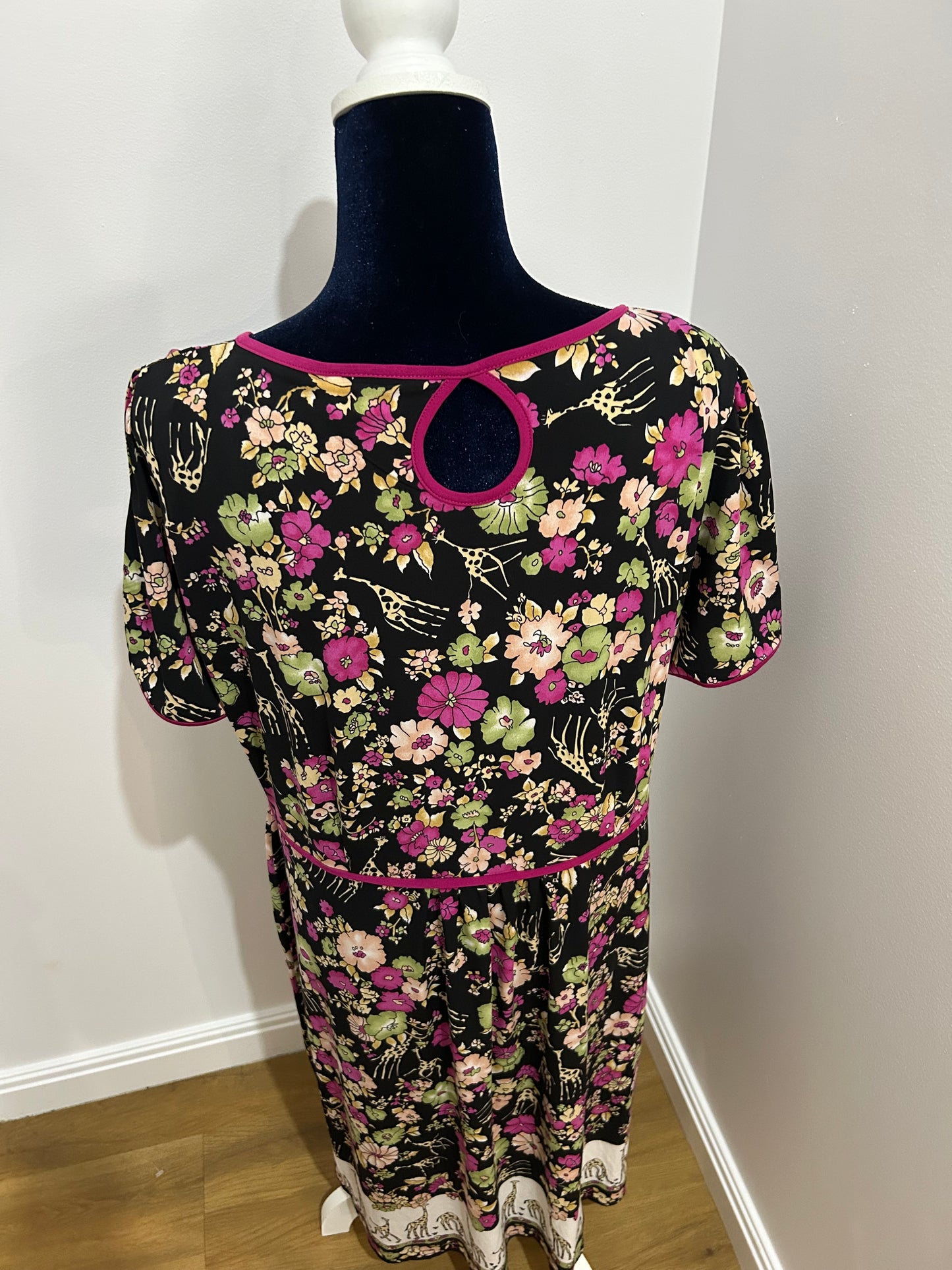 Leona Edmiston Ruby size 6