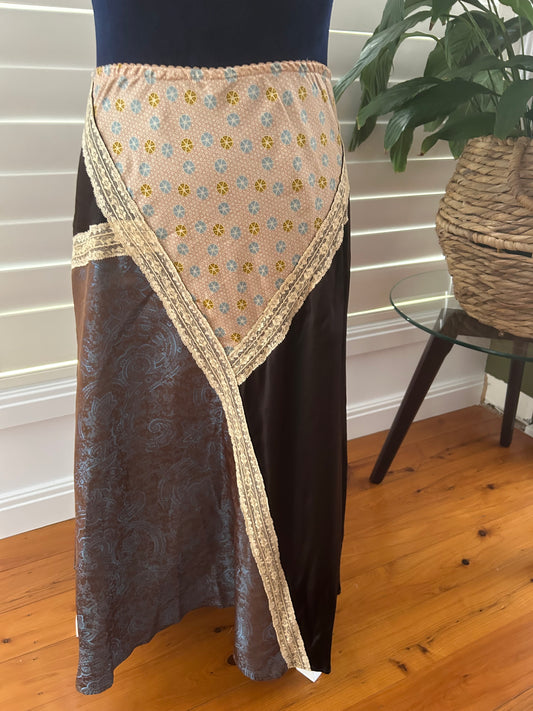 Basque skirt size 14