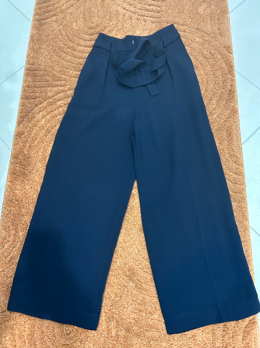 UNI QLO pants size 8