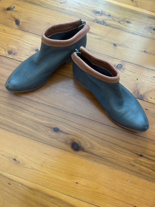 Blue Illusion ankle boots size 37