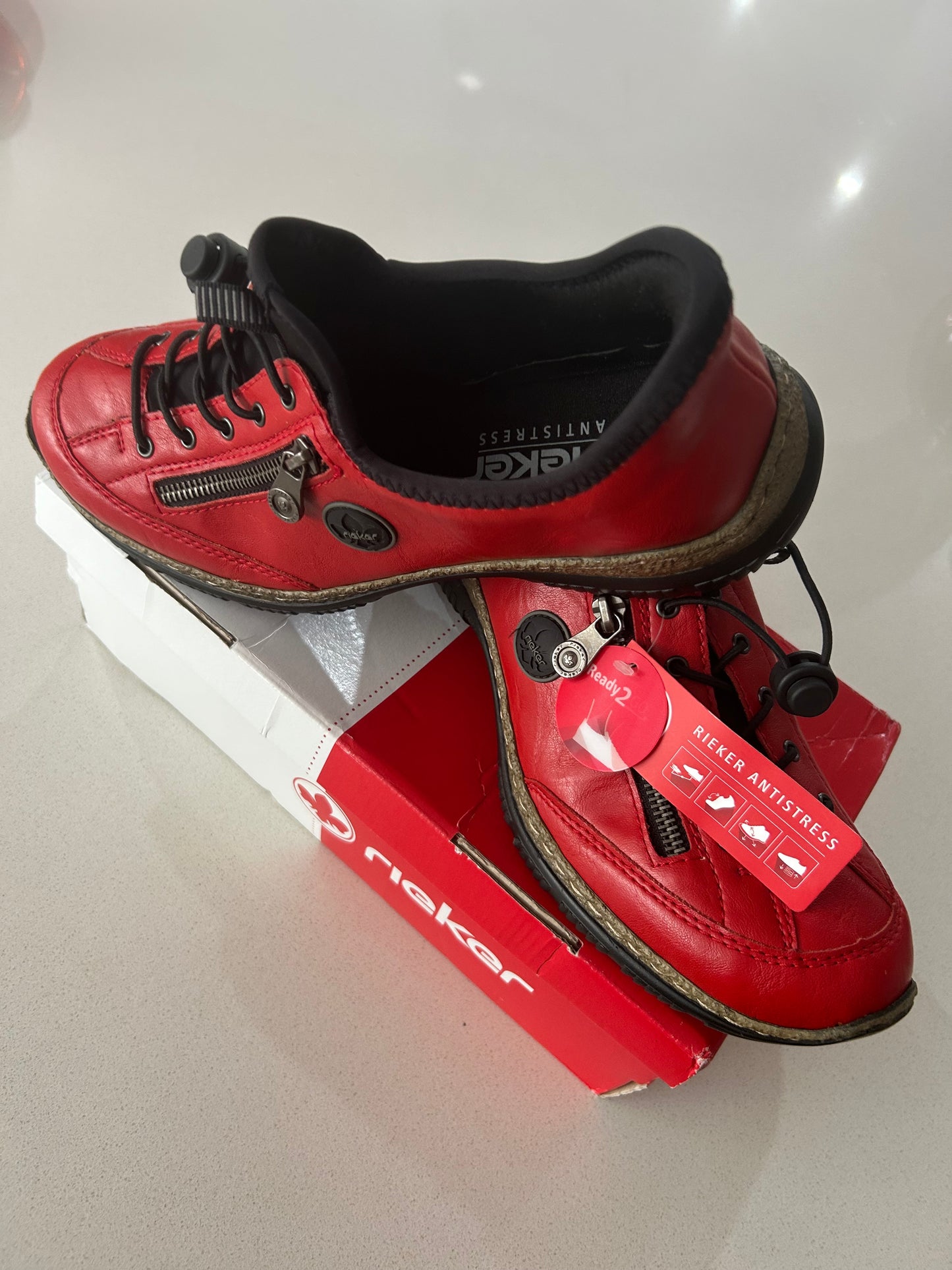 REIKER shoes size 40