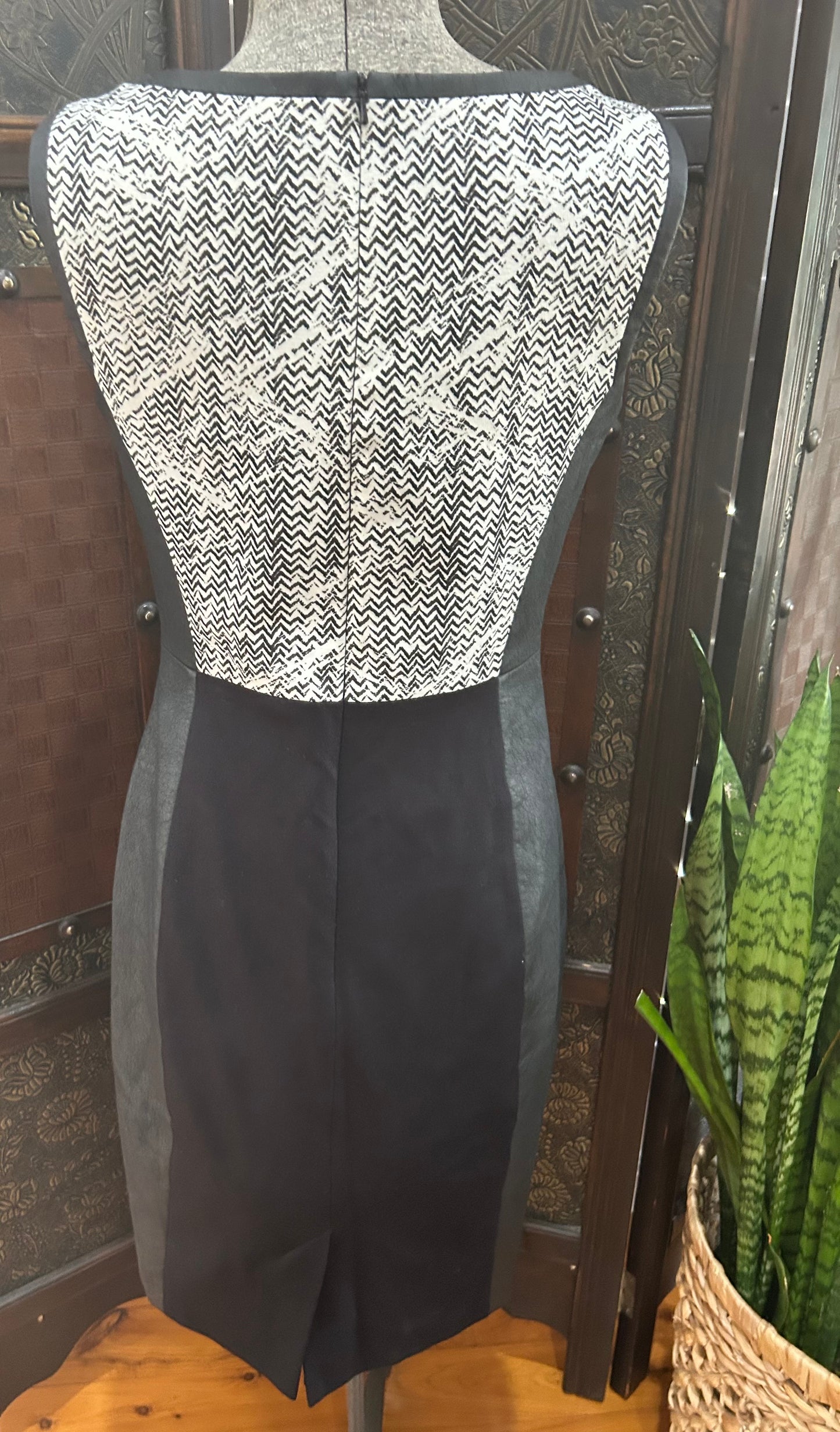 Karen Mullen dress size 12