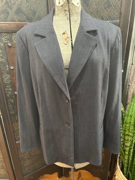Jacqui/e Pant suit size 16