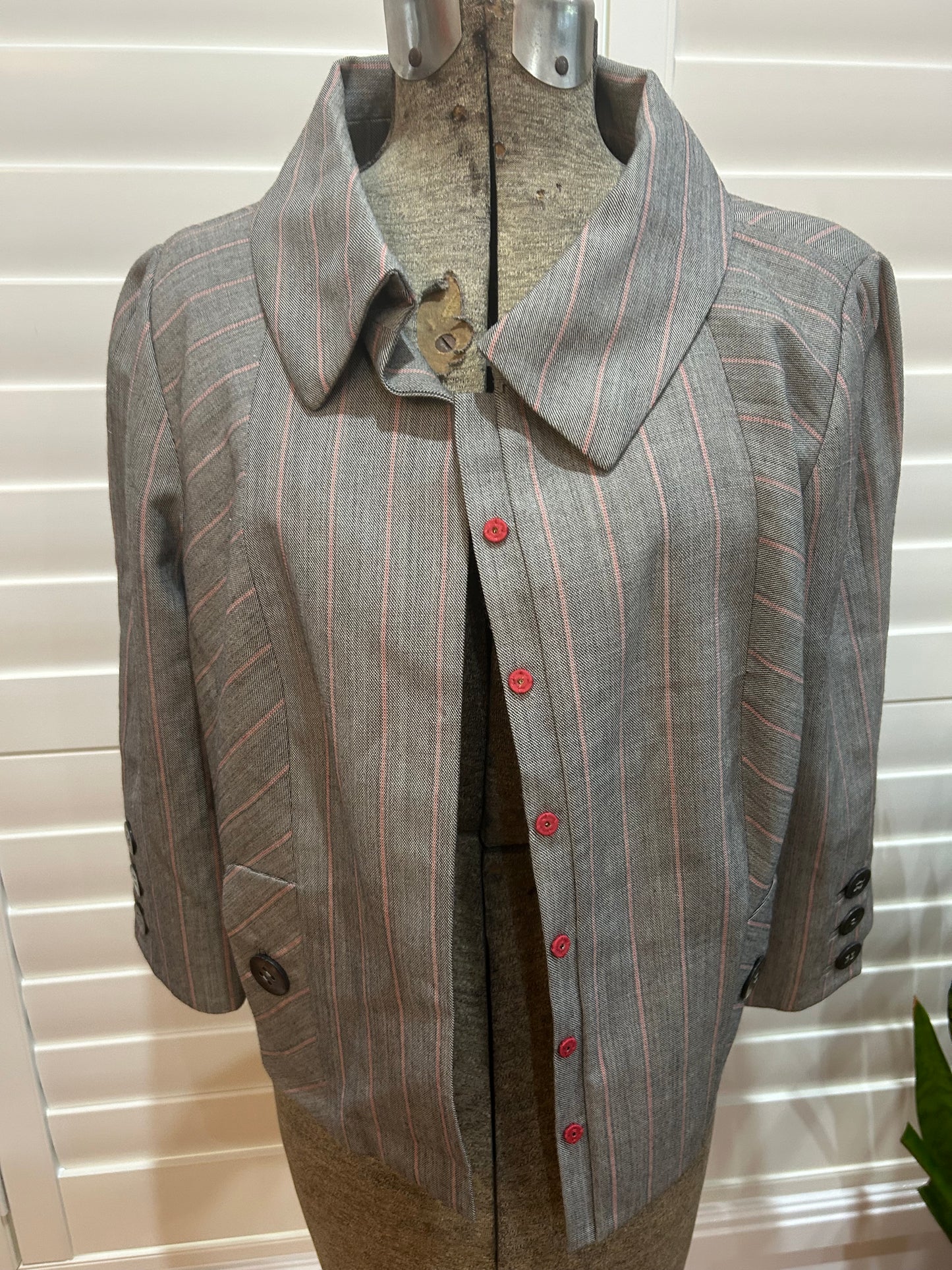WORTH pant suit size 12 2 pce