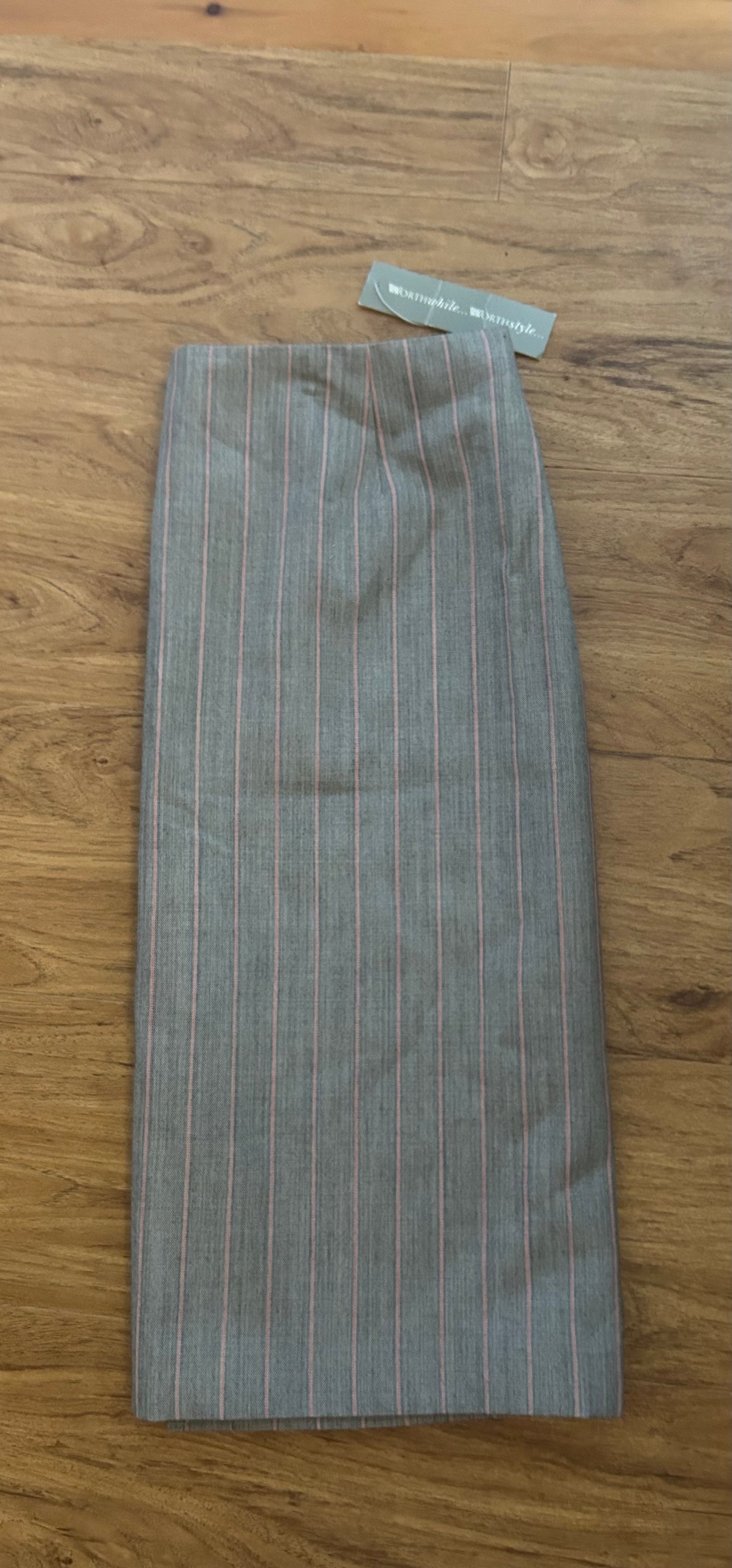 Worth skirt size 14