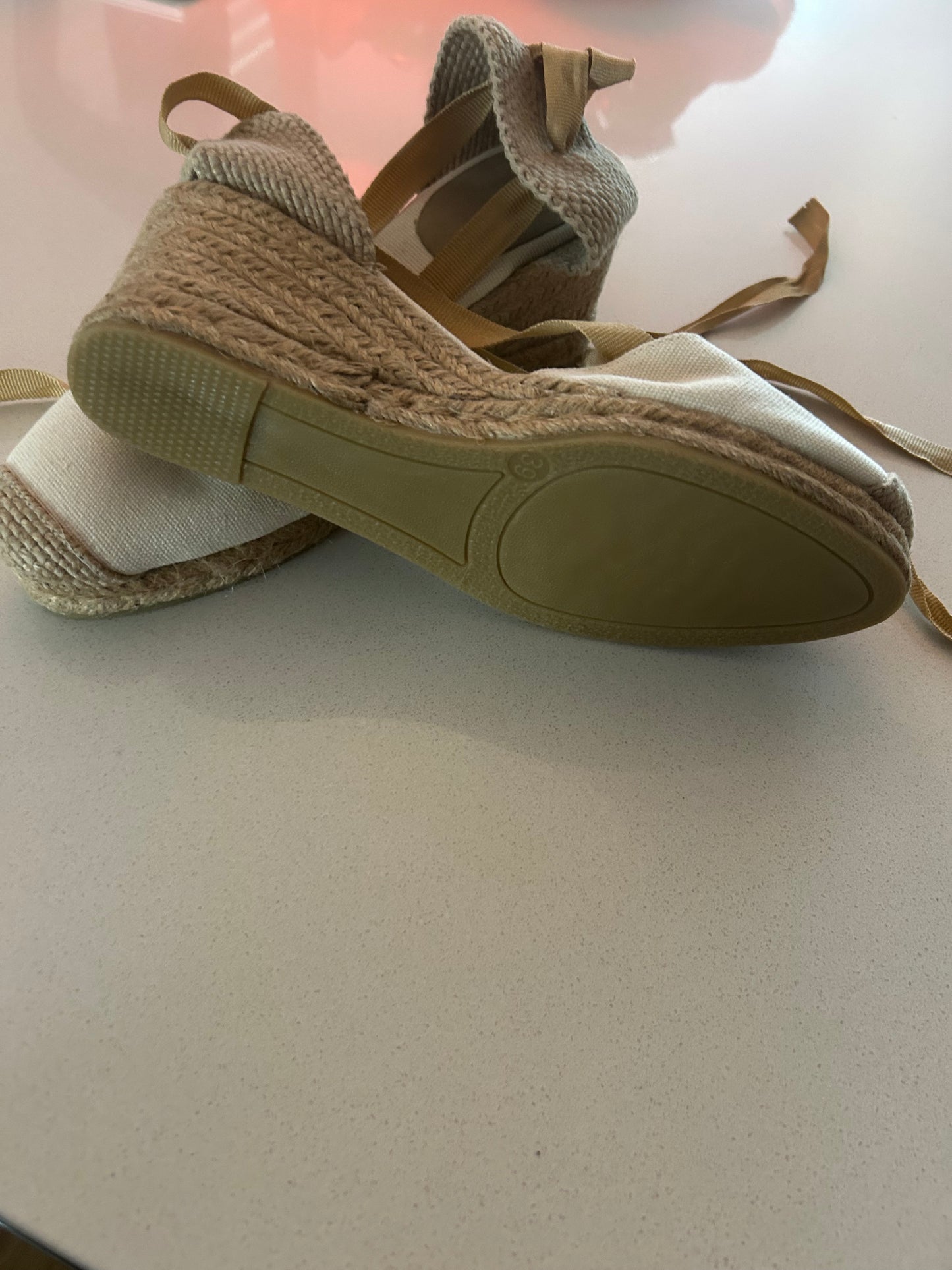 Pull& Bear wedges size 39