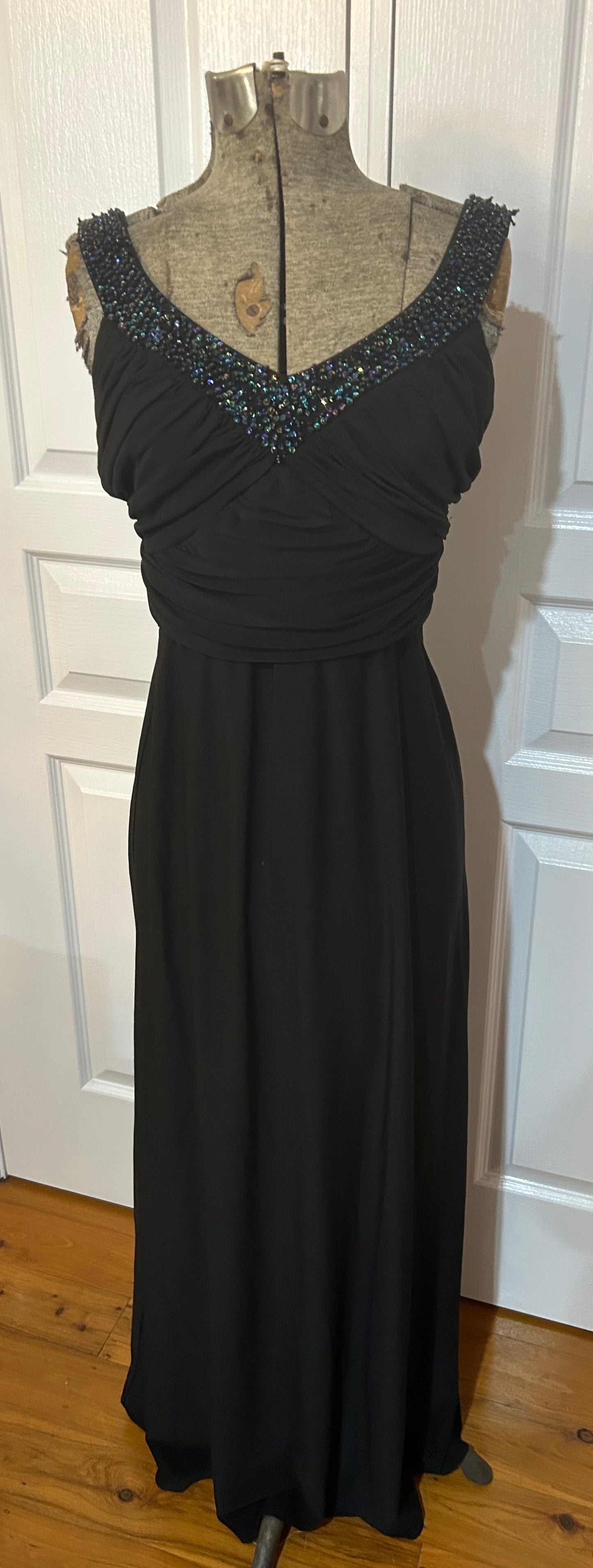 Miss Anne long dress size M