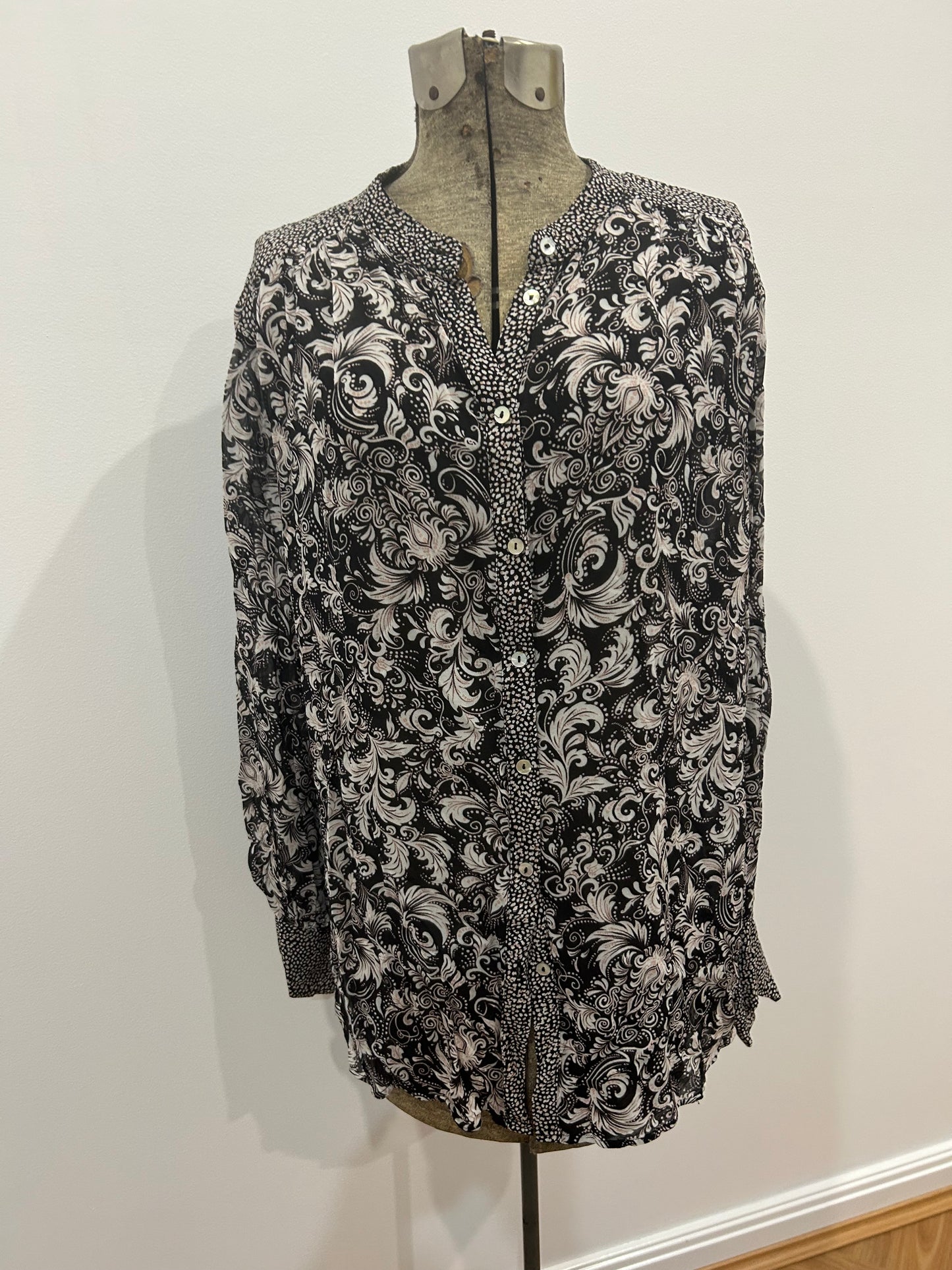 SUSSAN blouse size 14